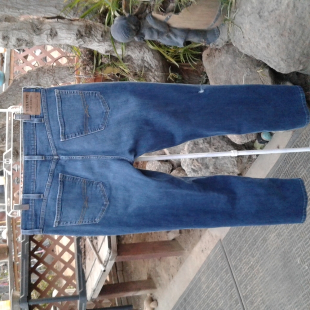 Men's jeans signature by Levi Strauss & co.tm S67/Athletic a little distressed